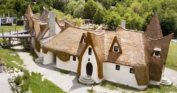 V Rumunsku plánujú otvoriť netradičný hotel: Vyzerá ako z rozprávky
