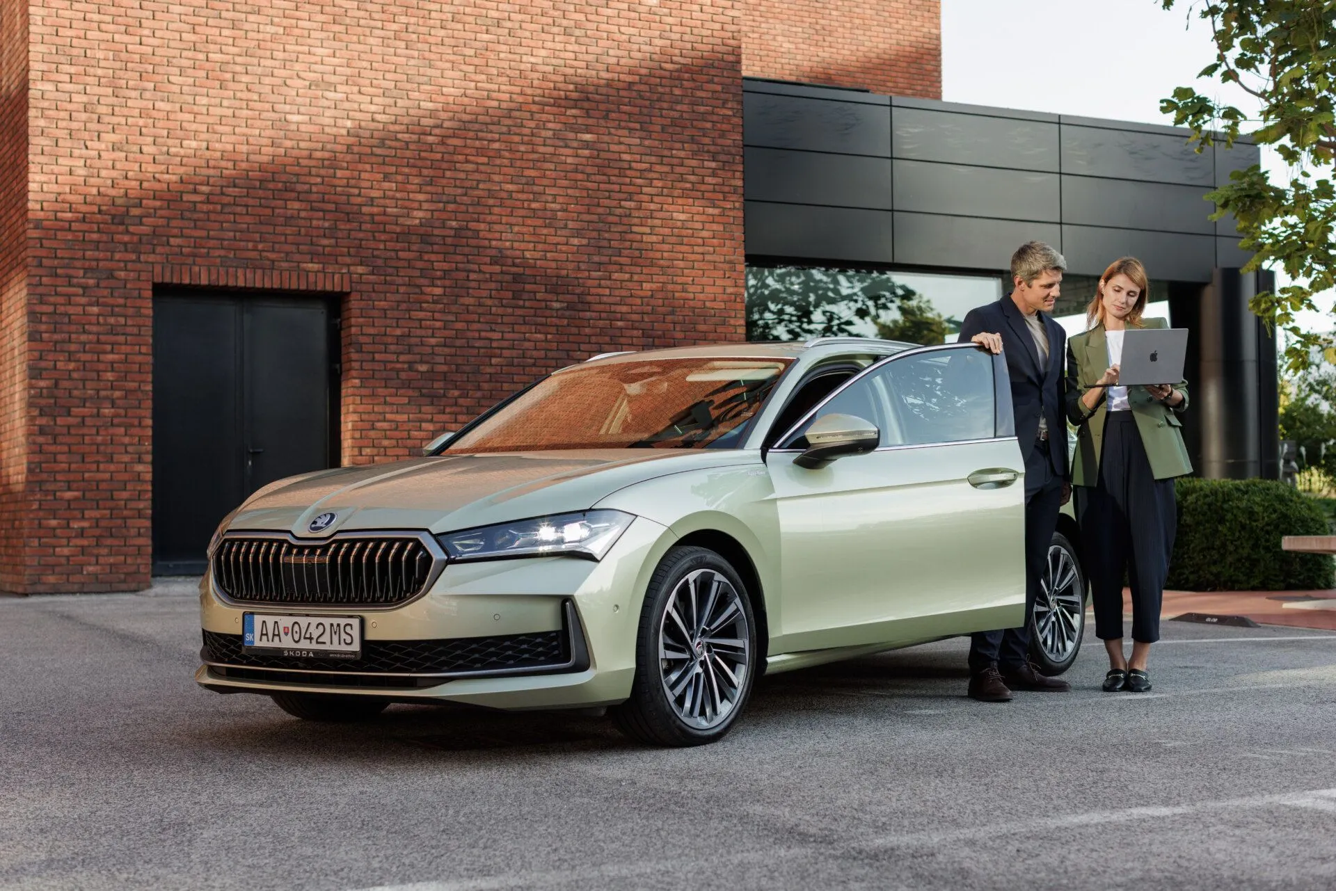Škoda Superb: Kancelária tam, kde ju práve potrebujete