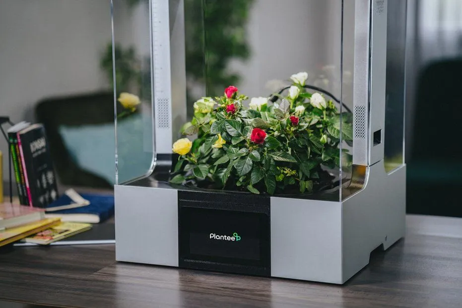 Český startup vyvinul krytý smart skleník na domáce pestovanie