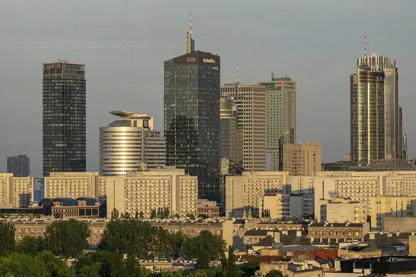 Objem investícií do komerčných nehnuteľností v strednej a východnej Európe klesol o vyše 50 %