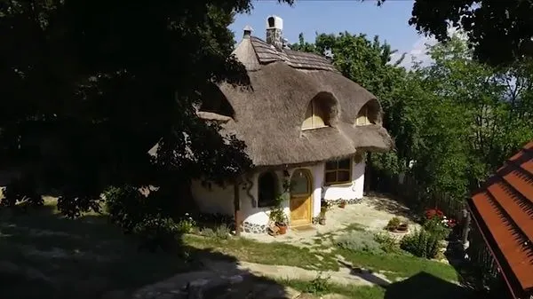 Nová ekologická forma bývania: Rozkošný rozprávkový domček si vás okamžite získa!