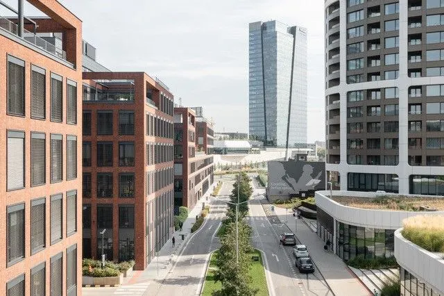 Twin City (vľavo) je súčasťou portfólia Investičného Realitného Fondu HB Reavis.