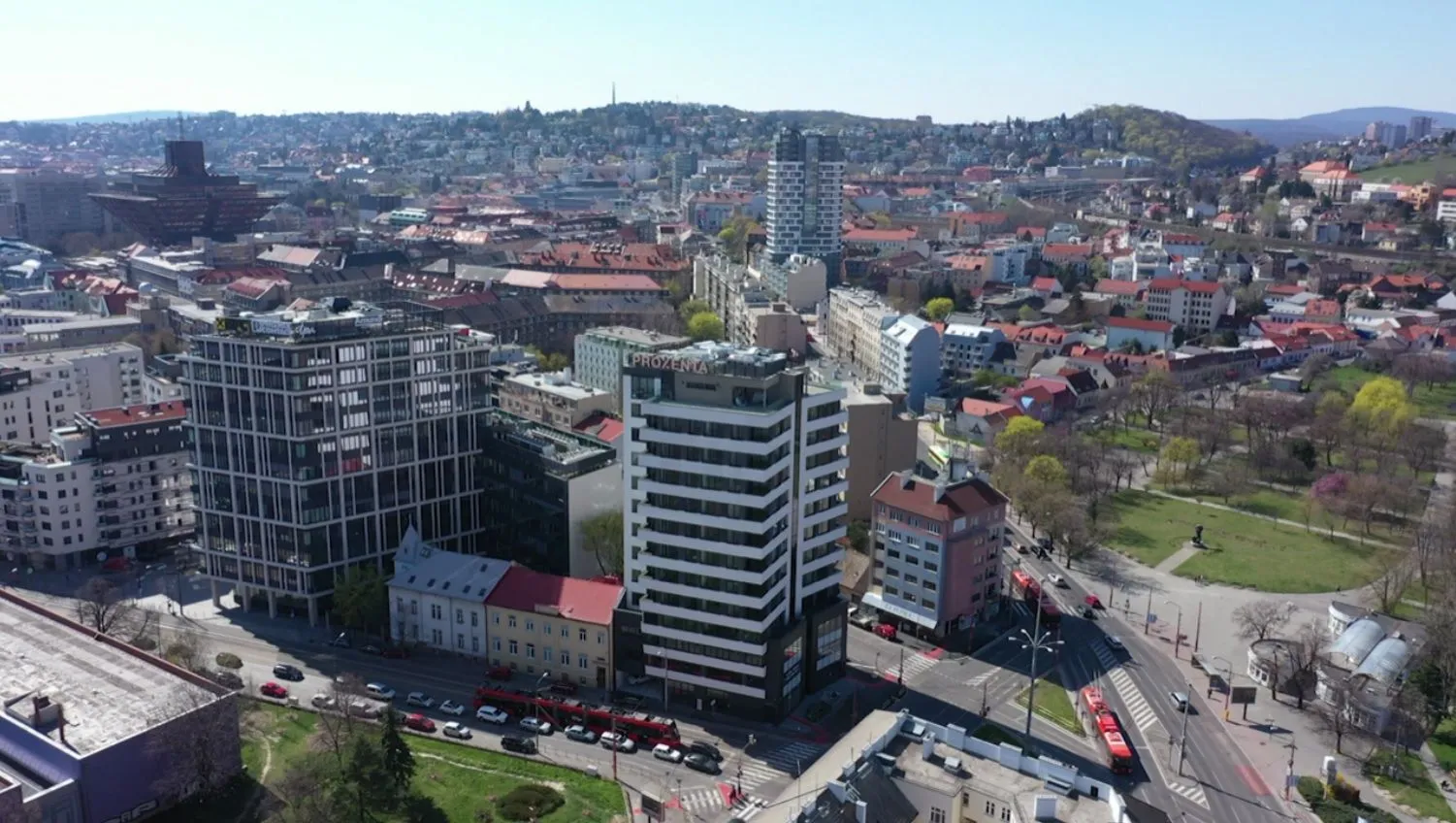 Bývanie v centre Bratislavy – novostavby verzus pôvodné byty.
