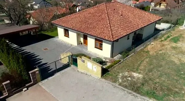 Mladá rodina chce viac priestoru: Hľadá rodinný dom v Nitre!