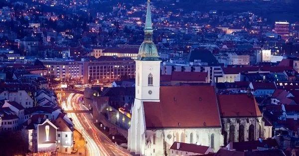 Z ďalekej Ázie do srdca Bratislavy: Čím učarovalo centrum mesta vášnivej cestovateľke?