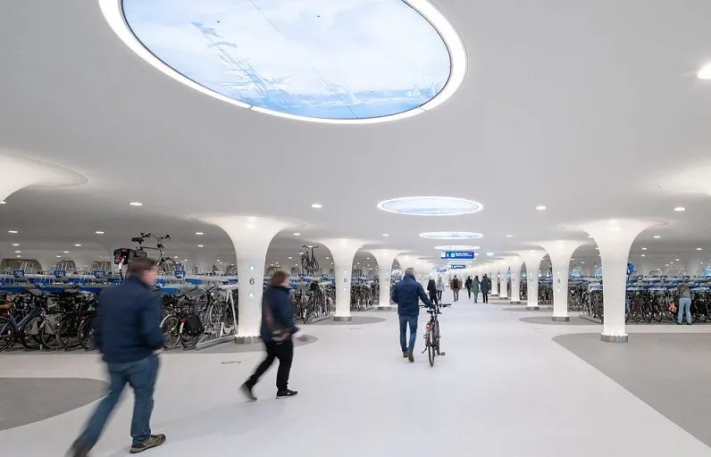 Podvodné parkovisko pre 7000 bicyklov v Amsterdame