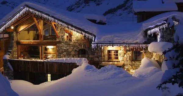 Starú pastiersku chatu premenili na dokonalý lyžiarsky chalet