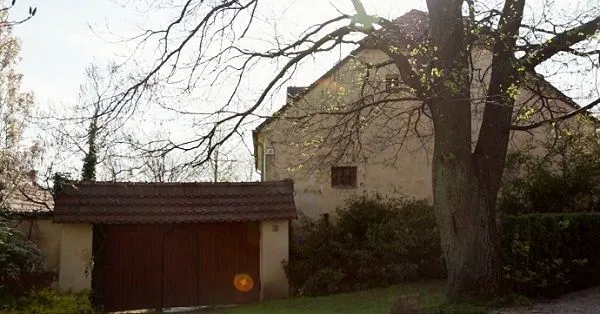 Budúce generácie sa mu poďakujú: Spisovateľ zachránil schátraný mlyn zo 16. storočia!