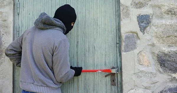 Ochráňte svoj domov pred zlodejmi: 2 vychytávky, ktoré u vás doma znížia riziko krádeže!