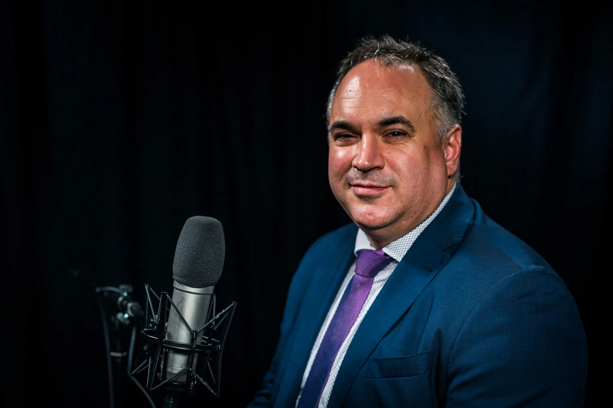 Žiadajte od realitného makléra pridanú hodnotu pre vás, odporúča realitný expert Richard Gál