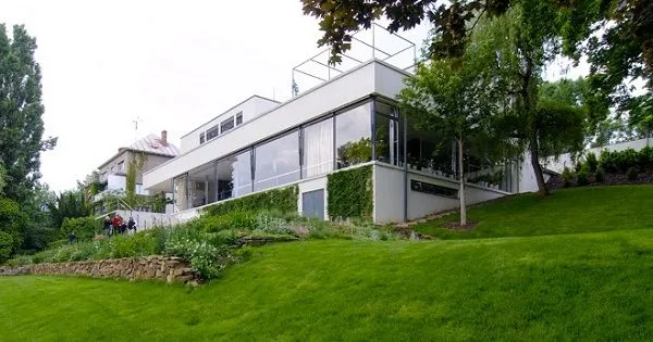 Neďaleko slovenských hraníc nájdete architektonické veľdielo: Vilu Tugendhat ročne navštívia tisícky turistov