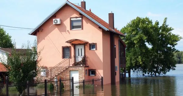 Poškodila váš dom či domácnosť povodeň? Poradíme vám, čo treba robiť