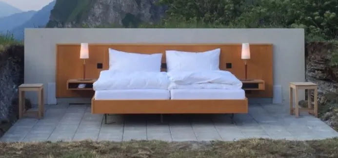 Tento hotel má iba jednu izbu a žiadne dvere ani strop! Ako je to možné?