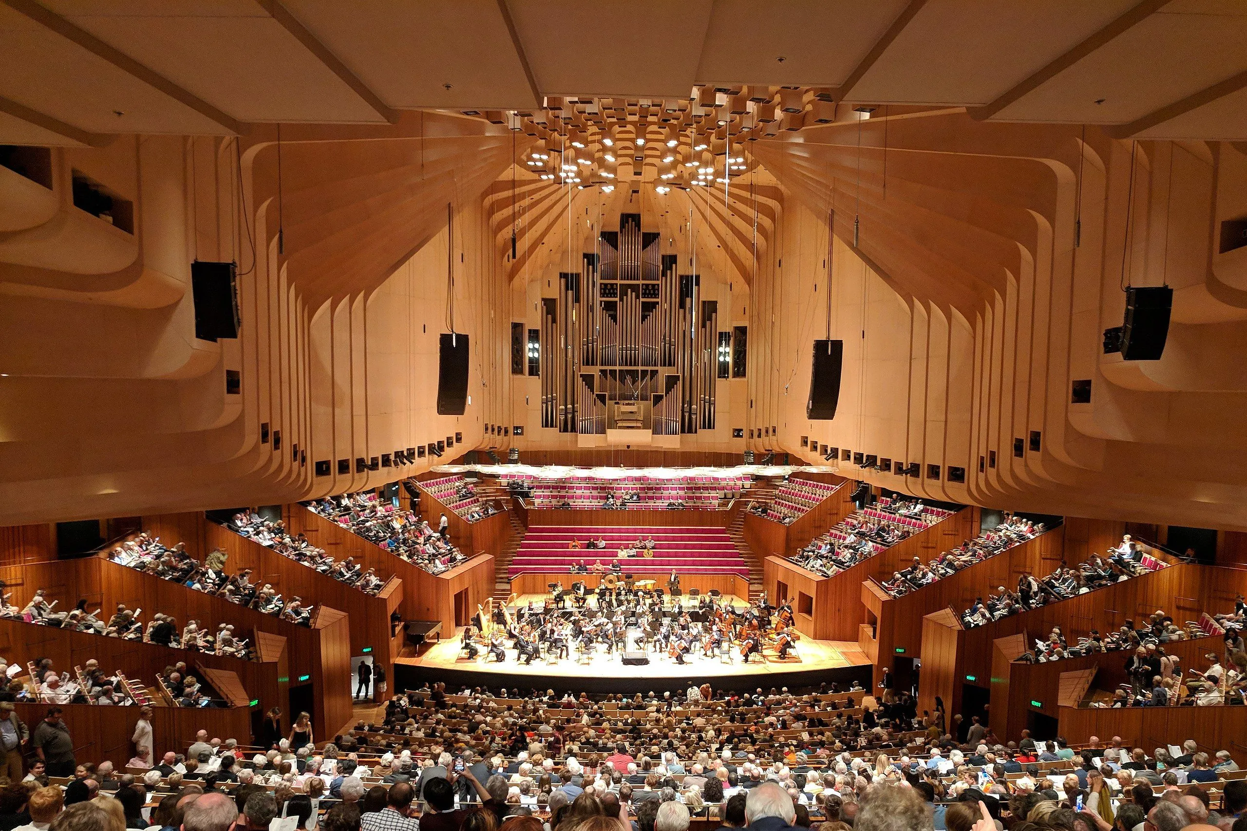 Koncertná sieň Opery v Sydney je po rekonštrukcii znovu otvorená