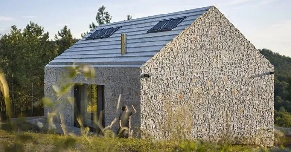 Moderné bývanie inšpirované tradičným? Chata v Slovinsku dokazuje, že sa to dá