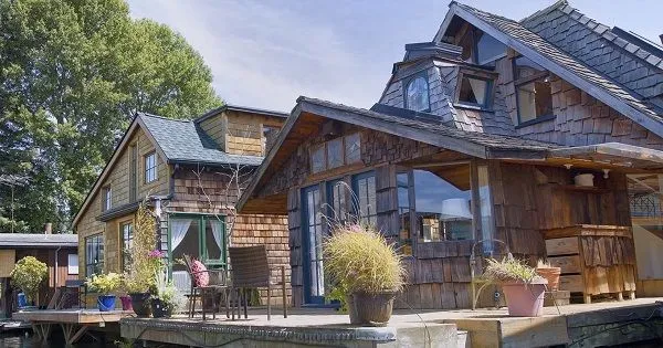 Tento hausbót ponúka hotovú rozprávku na vode!