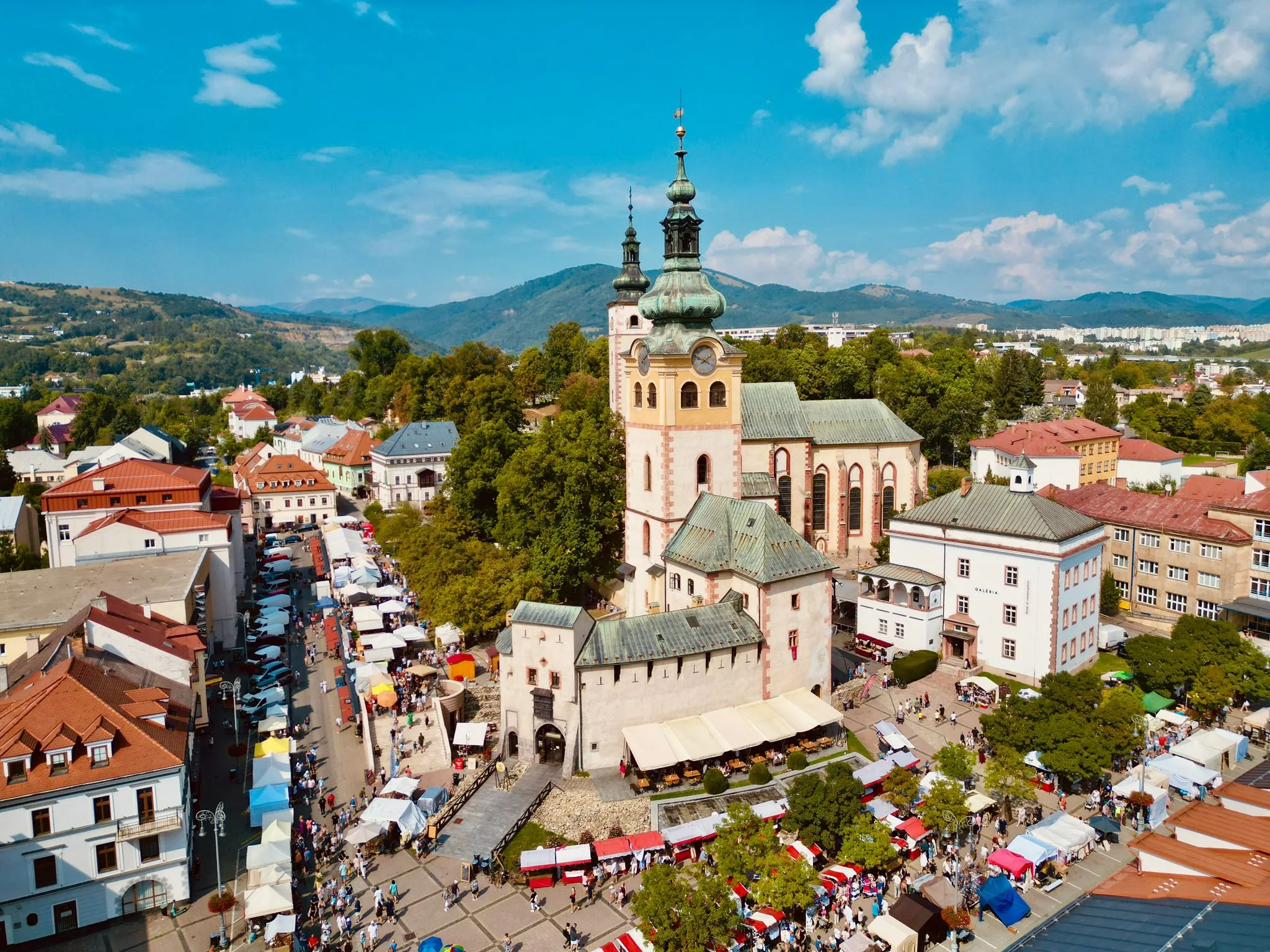 Pohľad na mesto Banská Bystrica zhora