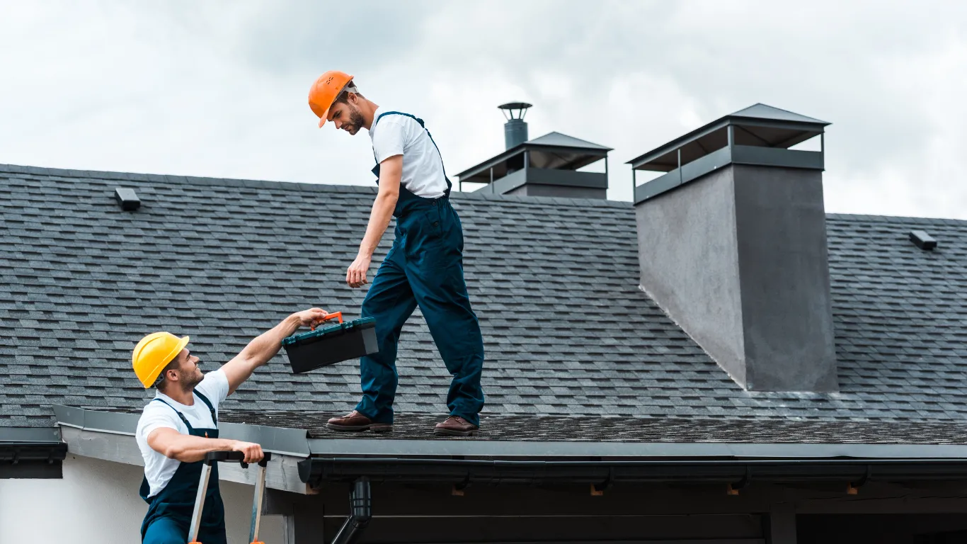 Viete ako na údržbu odkvapov a strechy na jeseň?