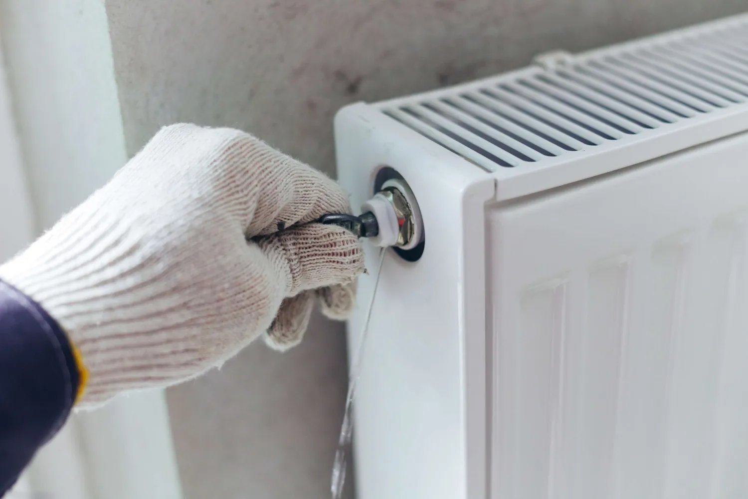 Pri postupe ako odvzdušniť radiátor použijeme ventil