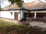 Predaj vidiecky rodinný dom - chalupa 138 m2, pozemok 2900 m2 v obci Čaka, Levice