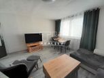 TUreality ponúka na predaj 3 izbový byt v obci Banská Belá, 80 m2