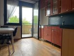 Predaj 3 izbový byt s balkónom a možnosľou dokúpenia garáže v dome