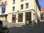 Ponúkame na prenájom obchodný priestor v Bratislave- Staré Mesto na pešej zóne pod hradom.