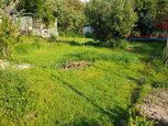 PREDAJ Záhrada 358 m2, ul. Nové záhrady, Ružinov. Elektrina, voda, chatka