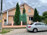 EXKLUZÍVNE - Viacgeneračný rodinný dom na predaj v obci Zeleneč, TOP