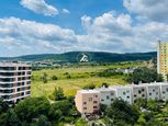 Veľký 5-izbový byt na predaj - Bratislava - Rača s krásnym výhľadom na Karpaty a mesto