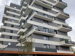 Prenájom  zariadeného, veľkometrážneho  2- izb. bytu 108,86 (47,32m2+balkon+terasa) s garážovým stát