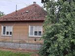 ZNÍŽENÁ CENA !!! Na predaj 3 izbový rodinný dom v obci Rúbaň