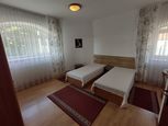 Na predaj rodinný dom Nitra Chrenová  ako 4 izbový byt s garážou
