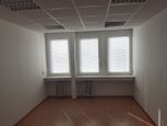 Klimatizovaná kancelária 22 m2 pri POLUS-e na Pluhovej ul.