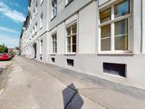 5 izbový atypický byt o výmere 146,13 m2 so vstupom do záhrady v Starom meste na Moskovej ulici za 2
