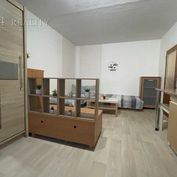 Na predaj priestranný 1 izbový byt Trenčín - Juh