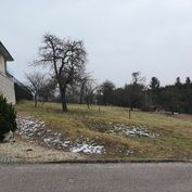 Veľký pozemok v Novom Meste nad Váhom, časť Záhumenice – 1679m2-  vhodné na RD