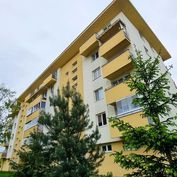 REZERVÁCIA! EXKLUZÍVNE! Ideálny 2-izbový byt s balkónom v projekte KASTOR, Žilina – Vlčince