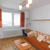 Príjemný byt v Dúbravke, klasické členenie priestorov, vhodný pre pár alebo jednotlivca, volajte 091
