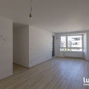 Ponúkame Vám na predaj  krásny 3 izbový byt (A509) s parkovacím miestom na Novomestskej ul. v Trnave