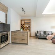 2 izbový zariadený byt so slnečnou lodžiou v novostavbe vo Zvolene je na predaj