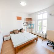 Zariadený, 2 izb. byt, 47m², Dunajská ulica - Staré Mesto, Bratislava. Bez provízie RK.