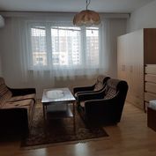 Prenájom 3 - izb. bytu s klimatizáciou v Petržalke na Gessayovej ul.