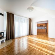 PROMINENT REAL prenajme pekný 3 izb. byt priamo pod Bratislavským hradom.