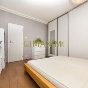 Výborná lokalita 57,31 m2 zrekonštruovaný 2-izbový byt s 2 loggiami, nízkymi nákladmi na ul. Čsl. pa