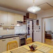 Exkluzívny predaj pekného 2i bytu vo výbornej lokalite v Nitre na Jarmočnej ul., výmera 57 m2