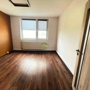 Slnečný veľký  3 izbový byt - 74 m2  na sídlisku Stráňany.
