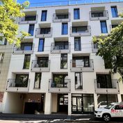 PREDAJ: Tichý nový 2i byt s balkónom, Mickiewiczova ul., Staré Mesto