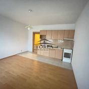 NOVÁ CENA -  Pekný 1 izbový byt v Topoľčanoch 46 m2