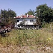 Na predaj rodinný dom v obci Sredets s veľkým pozemkom viac ako 1000 m2